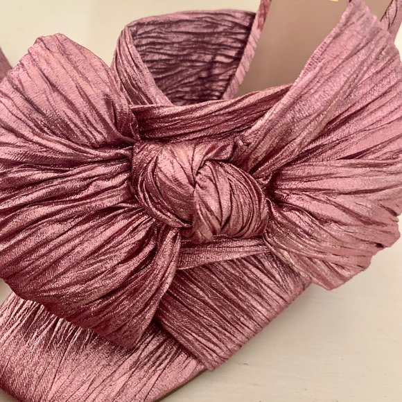 NWOT Shoes - Picture 5 of 7